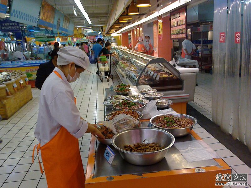 (有图无真相)卫生防疫部门,大润发如此销售熟食