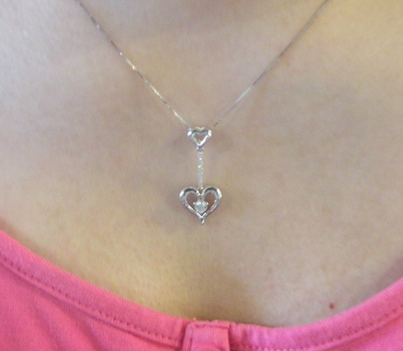 买了个项链<em>送给妹妹</em>作为圣诞节小<em>礼物</em>。-拉格