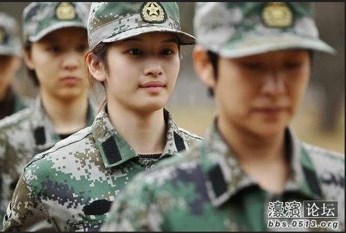 时尚美丽少女变身麻辣女兵,女版《士兵突击》