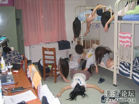 出大事了,<em>XXXX</em>学校女生宿舍,集体倒下,有图,有