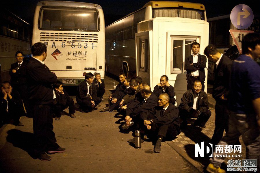 不满工资待遇 200多楼巴司机集体罢工-静海杂