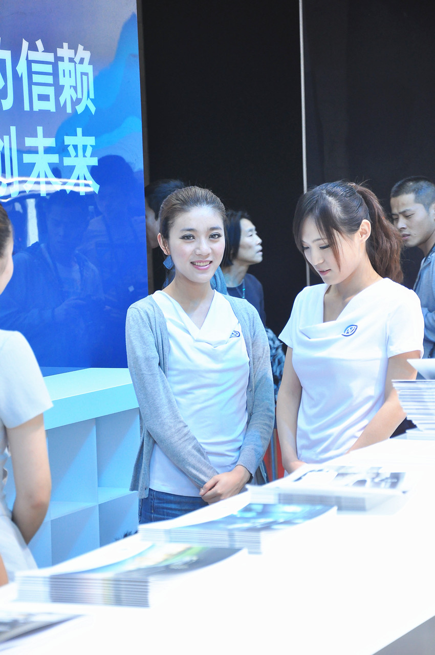 2013上海车展我最喜欢的大众前台妹妹 - <em>行</em>摄