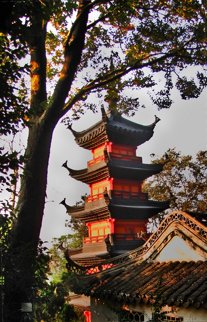 狼山有二塔