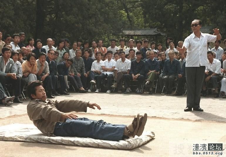 气功大师:是神功还是神话?