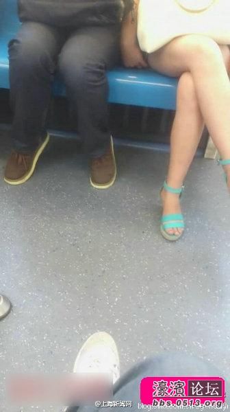 上海<em>地铁</em>猥琐男狂摸<em>短裤女生</em>柔弱还是默认?-濠