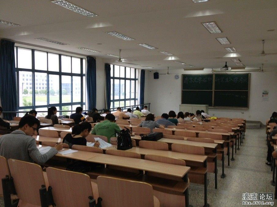 在职研究生学位文凭有用吗?