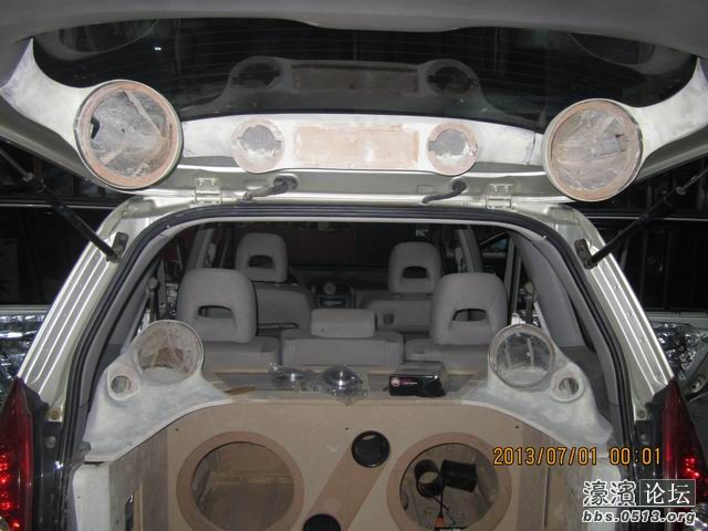 超级嗨的普力马音响内饰改装 打造个性 感受汽车音响潮流 高清图片