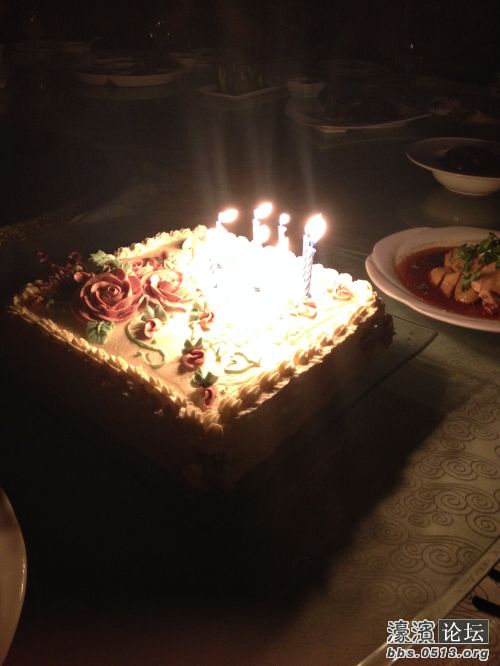 初学乍练的奶油霜<em>生日</em>蛋糕---送<em>女儿10岁生日</em>