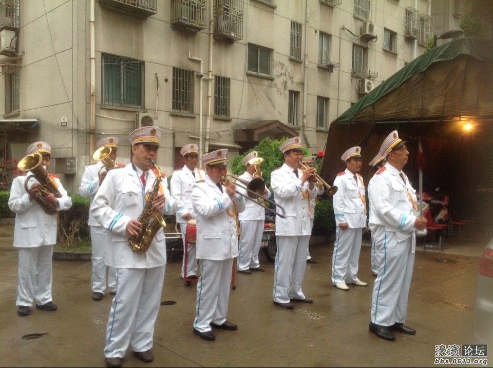 我们走在大路上军乐队歌谱