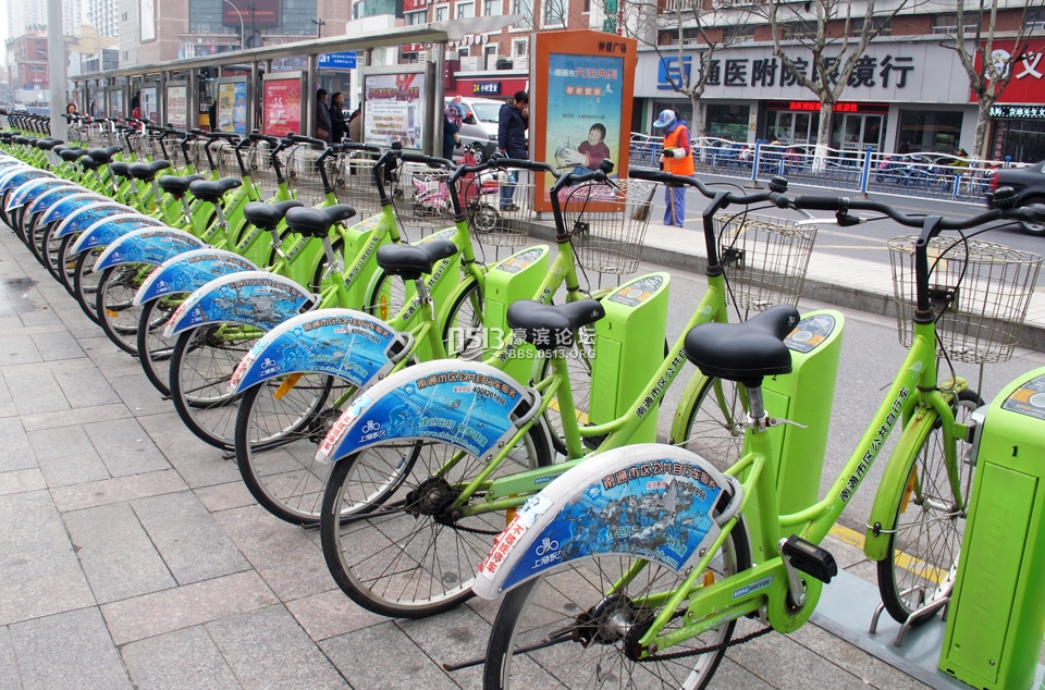 绿色出行 南通公共自行车成为城市亮丽风景线 (组图)