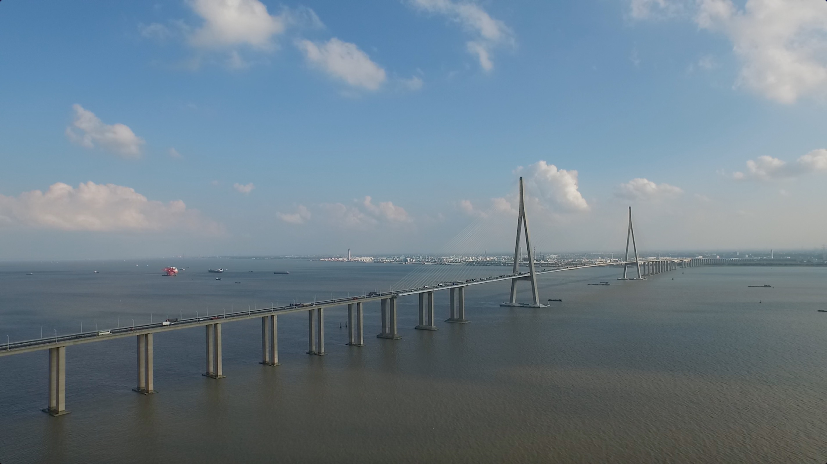 苏通大桥入口航拍