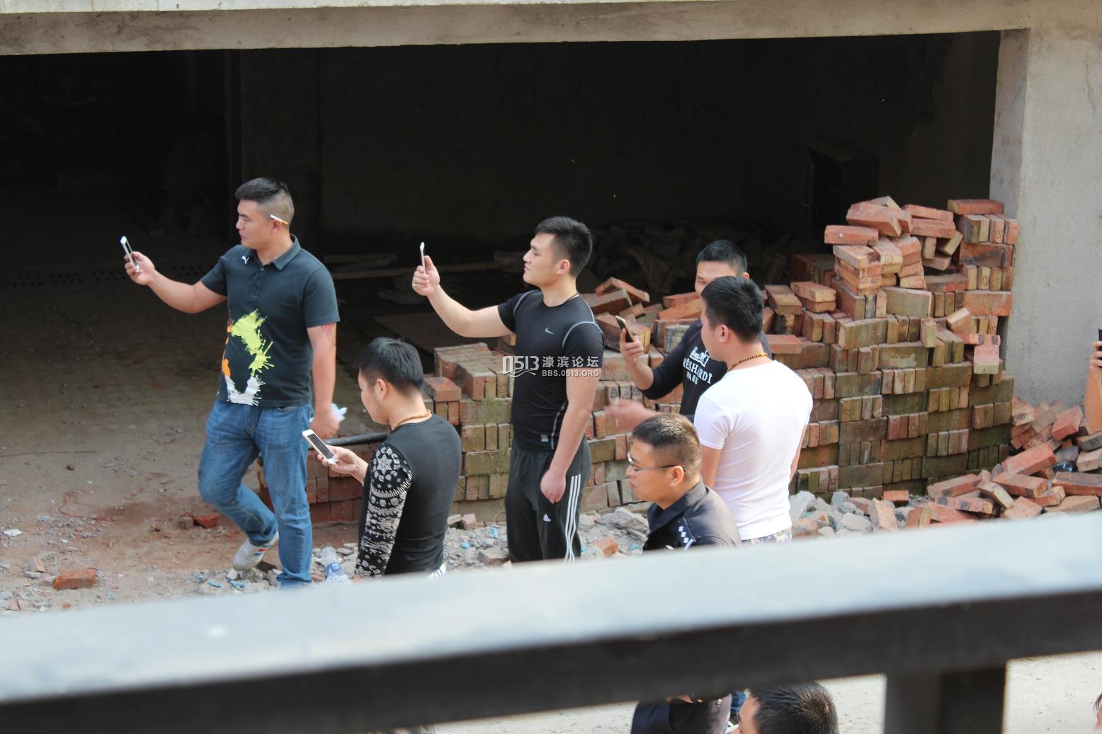 因工地打架被列为黑社会 他只是签名在名单上