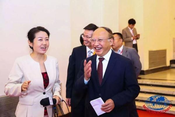 中铁总技术顾问:中国正在试验验证无人驾驶高速列车 中铁总技术顾问:中国正在试验验证无人驾驶高速列车
