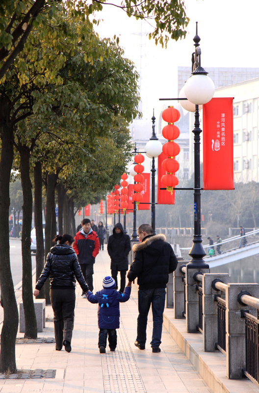 红灯笼高挂濠河畔(二)