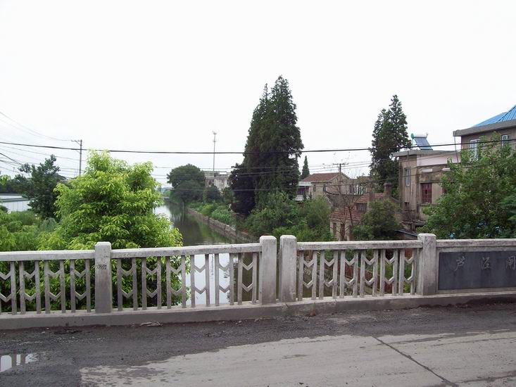 调整大小 100_1727.jpg