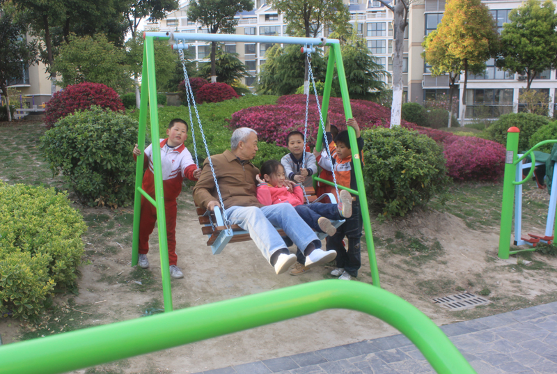 《快乐童年 》（二）