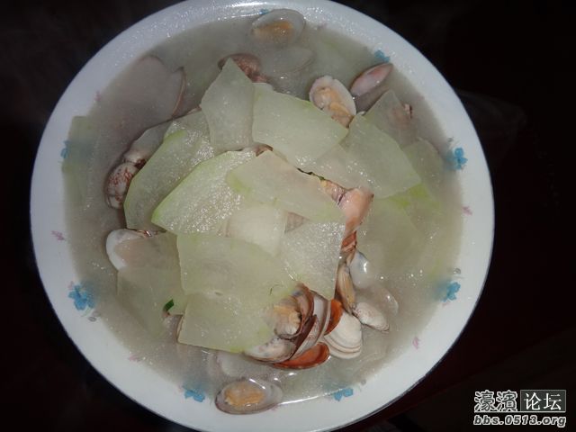 花蛤冬瓜汤，老板说花蛤没有沙子，可是我觉得还是有点，没吃多少，被我倒了，怕吃了沙子得结石