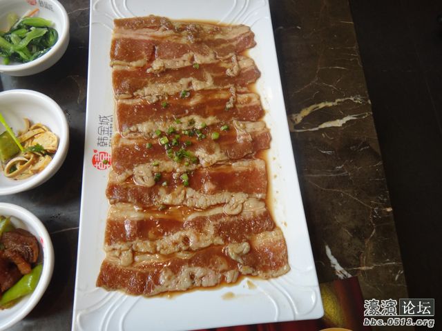 秘制肥牛，喜欢，配点生菜，不肥不腻。超级喜欢