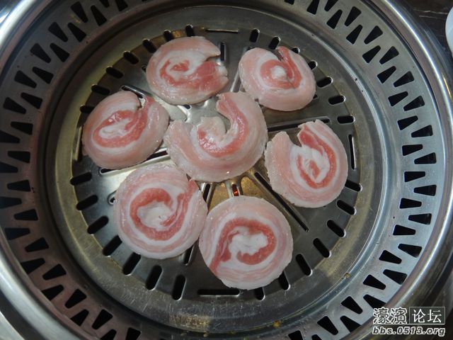 在烤着的五花肉