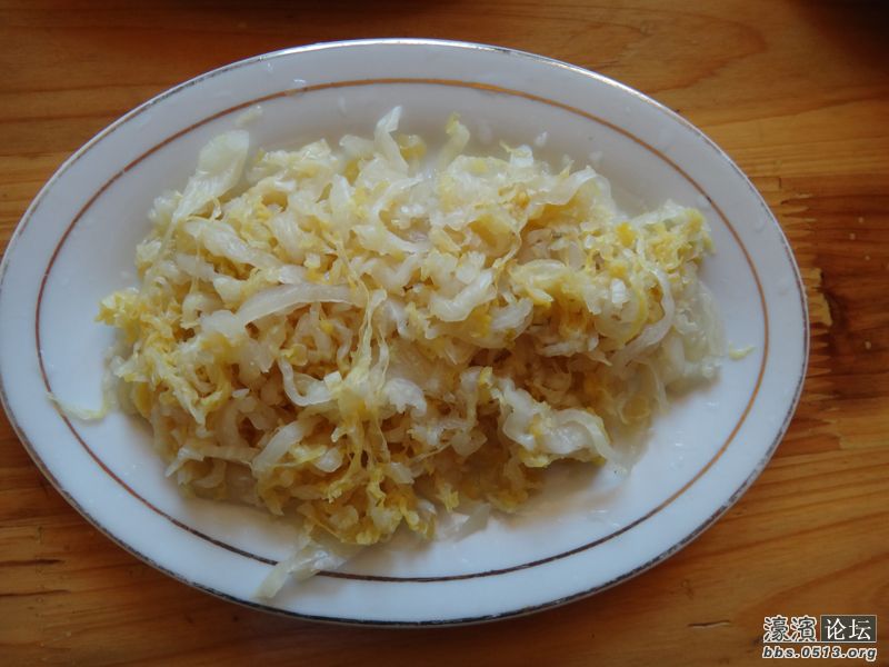 据说是东北酸菜，很酸很过瘾