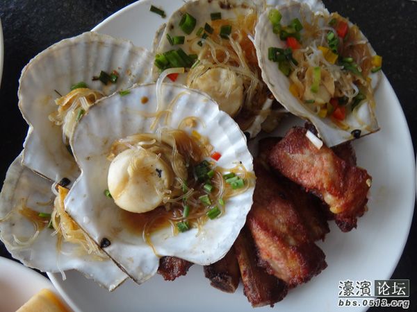 扇贝，最好吃的，拿了六个全部吃完，还有少许小排