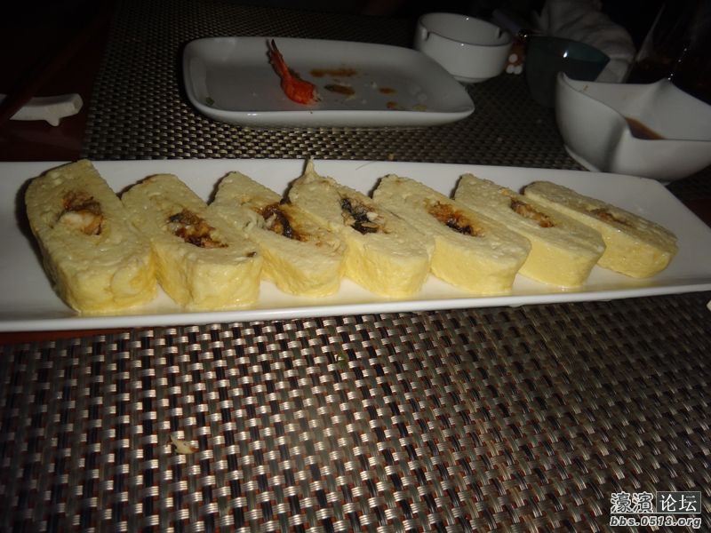 什么什么蛋卷的，还不错，吃了一块，还剩了不少