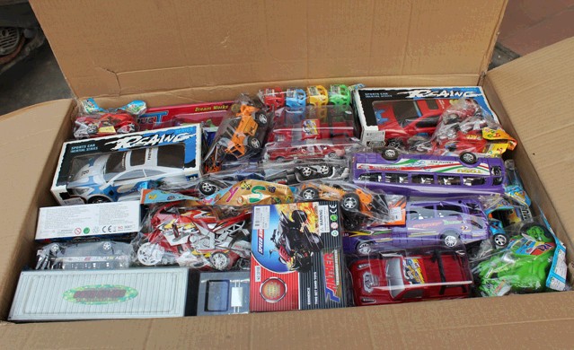 厂家库存玩具低价批发,质优价廉,全市最低8元/斤,超市商店地摊的一手