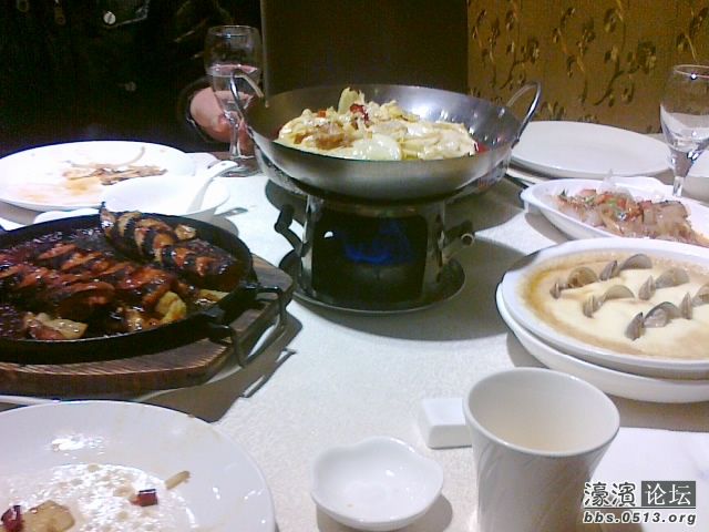 干锅手撕菜，蛮好吃的最后吃光了炖蛋稍许有些冷