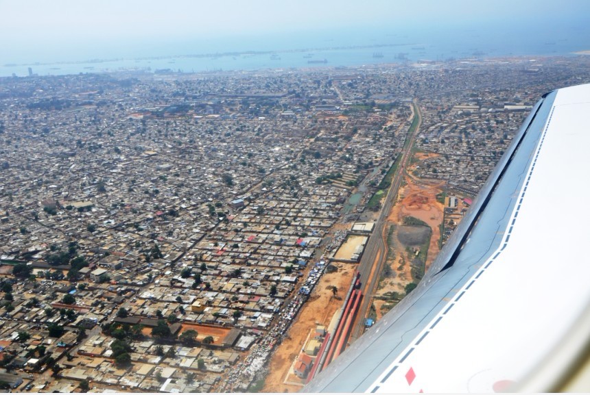 俯看安哥拉首都罗安达