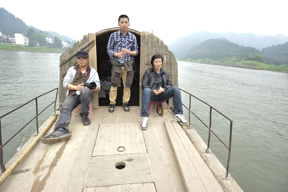 新安江坐当地民船到深渡镇.JPG