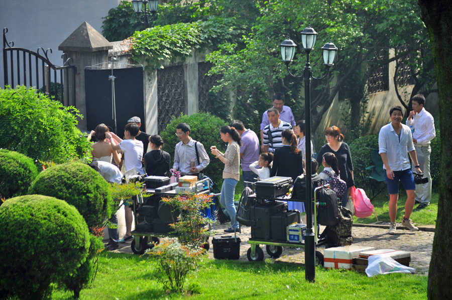 不是拍婚纱  场面太强大01.jpg