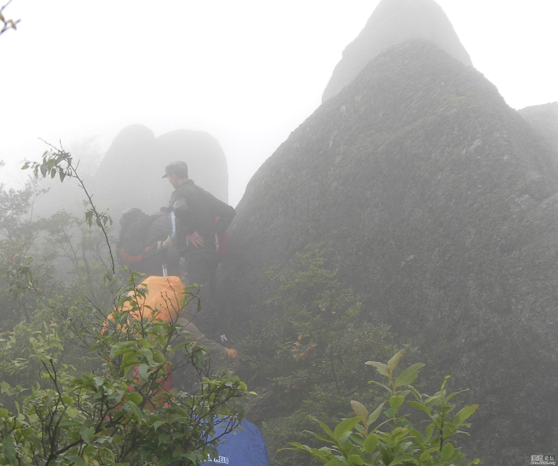 石头的个头是大的