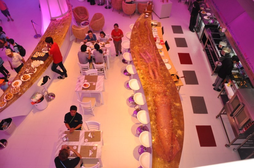 秘鲁馆大鱿鱼餐桌