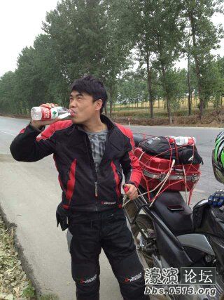 矿泉水都是一个样 渴了才好喝