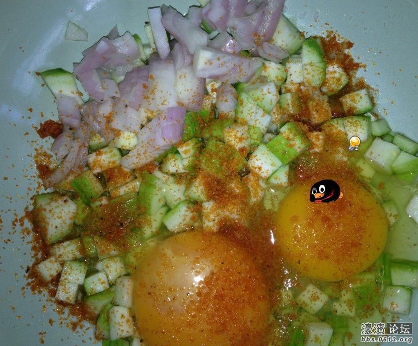 加入洋葱丁和虾籽