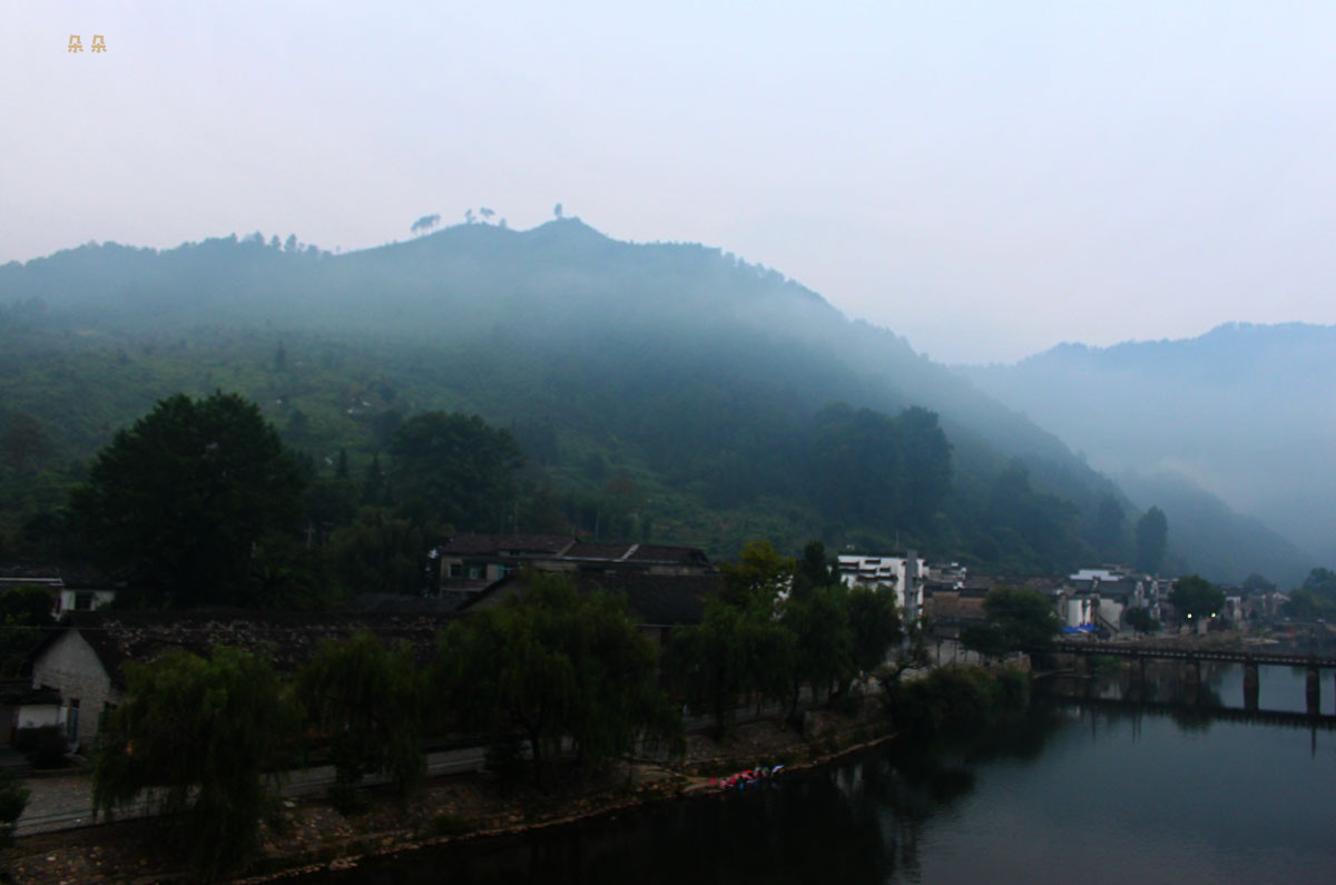 瑶里古镇晨_副本.jpg