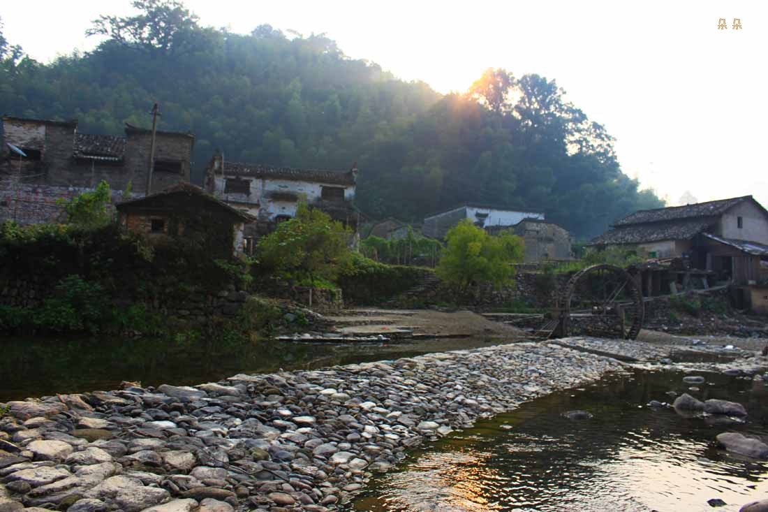 瑶里古镇晨6_副本.jpg
