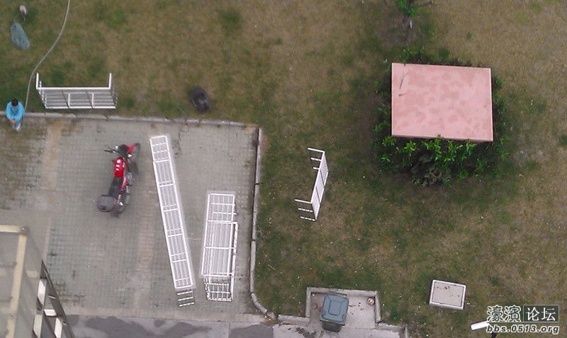 开始装防盗窗了