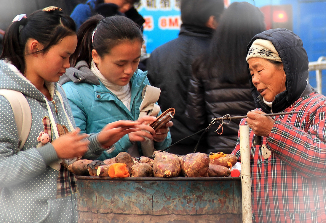 街头即景——烤红薯 (2).jpg