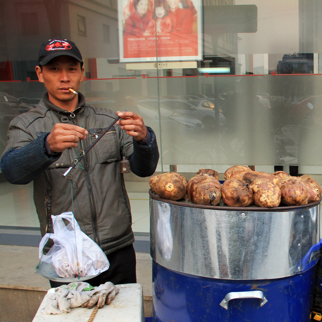 街头即景——烤红薯.jpg