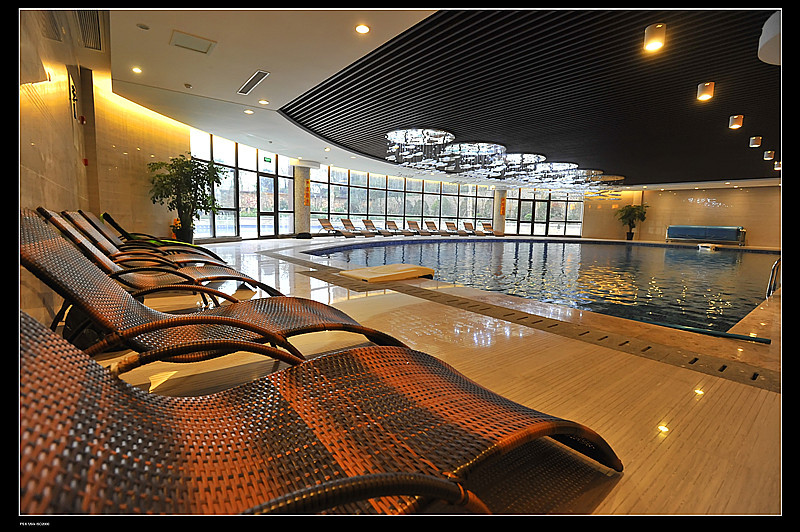 世伦名郡一景 拍摄地方：世伦名郡、作者姓名：罗利民、联系电话：13962731595、通讯地.jpg