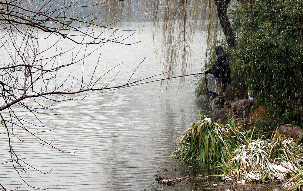独钓濠河雪.jpg