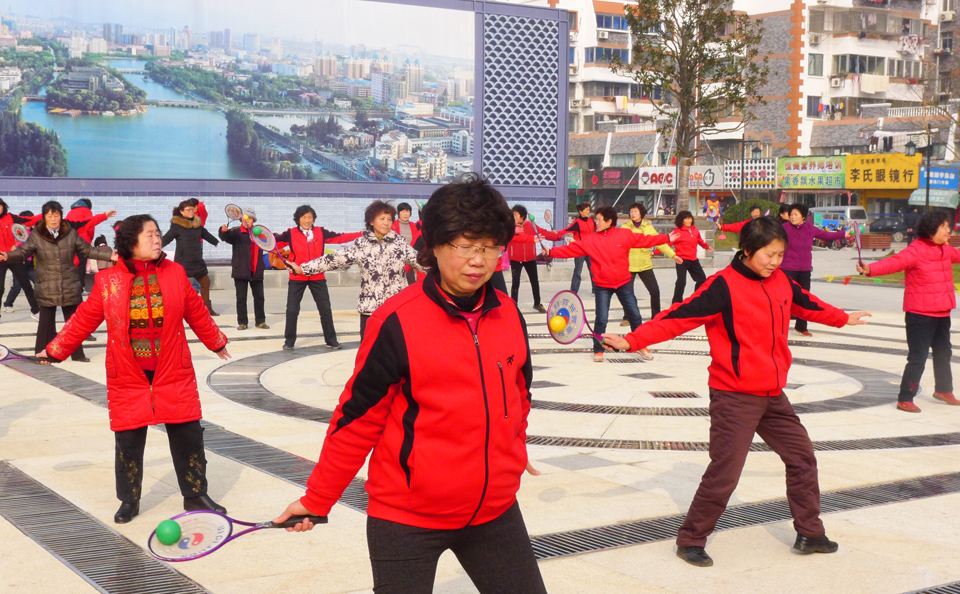 十字街新广场  市民休闲娱乐好场所 (1).jpg