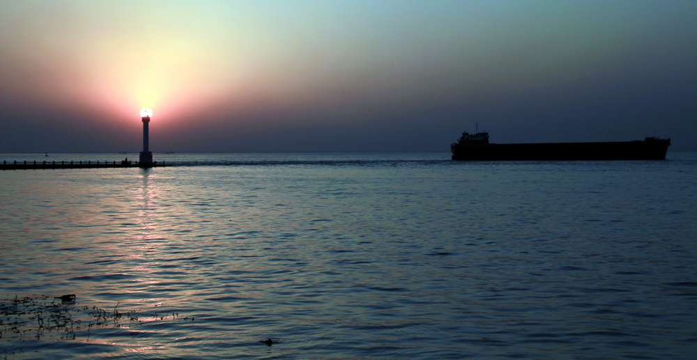 江边那盏灯 (1).jpg