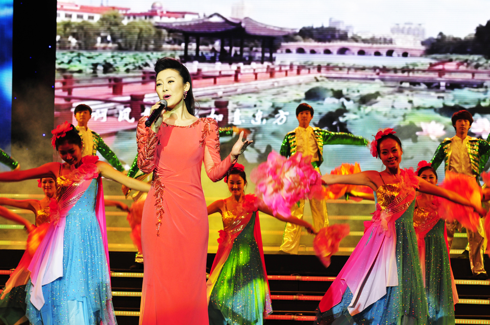 南通市精神文明建设五个一工程颁奖晚会盛情上演 (13).jpg