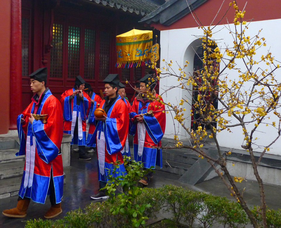 南通城隍庙举行盛大迎财神仪式 (1).jpg