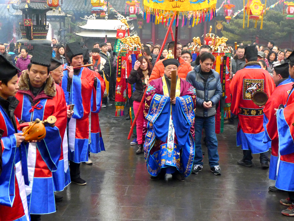 南通城隍庙举行盛大迎财神仪式 (5).jpg