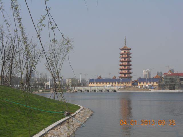 湖西岸边的通州塔