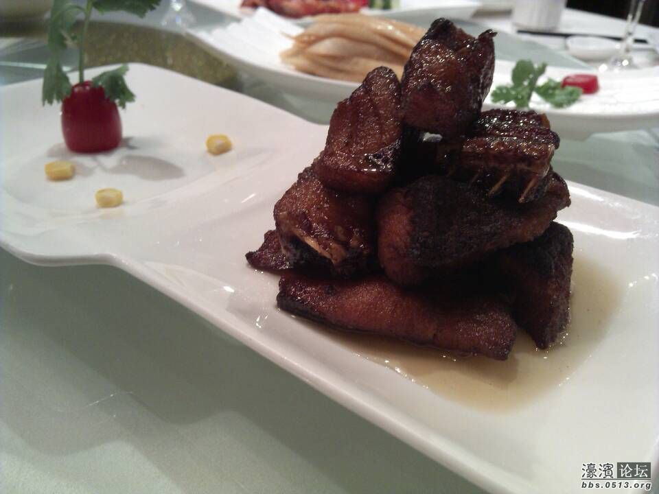 糖醋鱼，味道不错，但貌似堆的很高，数量却很少