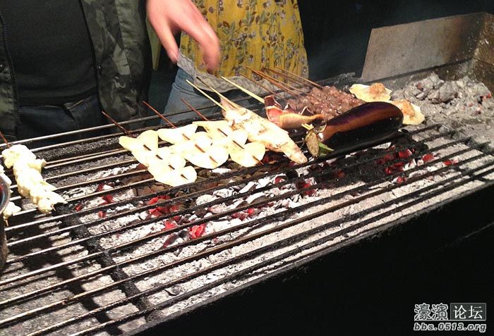 雨中烧烤2.jpg
